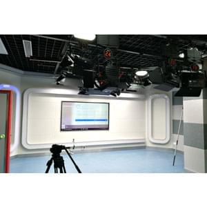 120㎡电视台演播室灯光设计方案